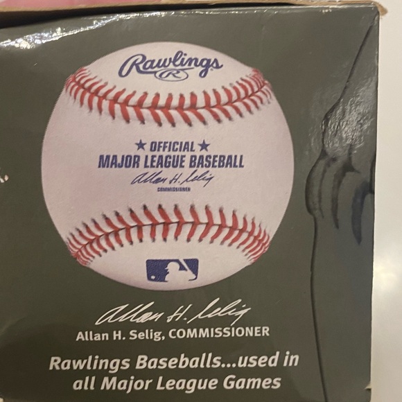 Authentic Don Mattingly Autographed MLB Official Baseball from 1990’s - Picture 5 of 8